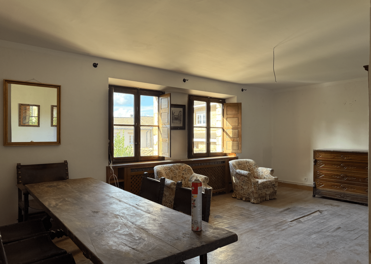 Dining room before staging